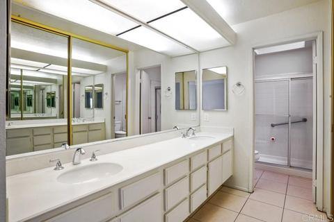 954 Prestwick Ct, Vista, CA 92081 photo 13