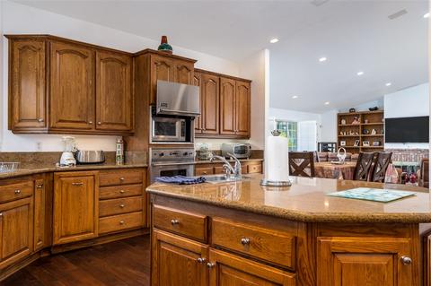 1066 Countryside Dr, Walnut, CA 91789 photo 8