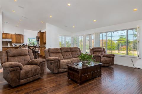 1066 Countryside Dr, Walnut, CA 91789 photo 4