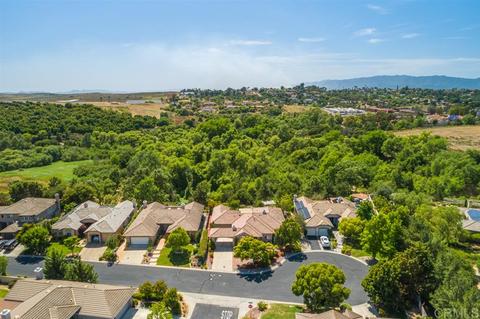 521 Inverlochy Dr, Fallbrook, CA 92028 photo 3