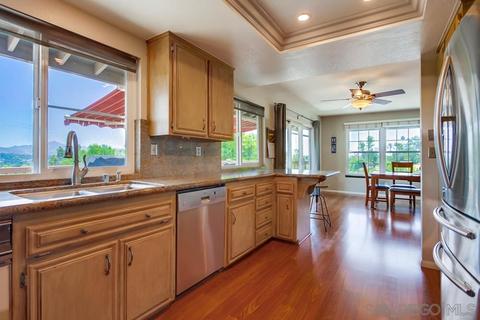 210 Cranston Crst, Escondido, CA 92025 photo 9