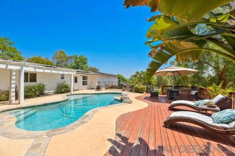 14297 Hacienda Ln, Poway, CA 92064 photo 2