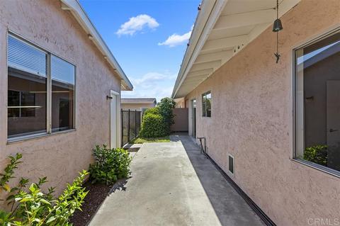 3801 Bay Leaf Way, Oceanside, CA 92057 photo 2