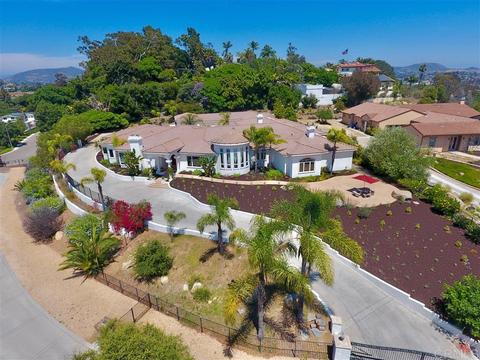 675 Rolling Hills Rd, Vista, CA 92081 photo 1
