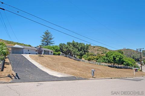 8116 Amelia Dr, El Cajon, CA 92021 photo 3