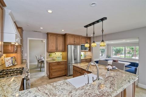 4992 Calle Sobrado, Oceanside, CA 92056 photo 10