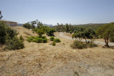 18267 Bunny Dr, Jamul, CA 91935 photo 2