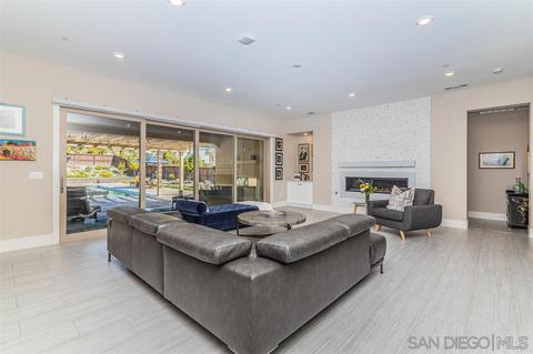 1079 Ruby Ct, San Marcos, CA 92078 photo 4