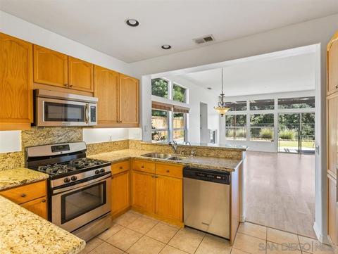 3111 Olive Knoll Pl, Escondido, CA 92027 photo 5