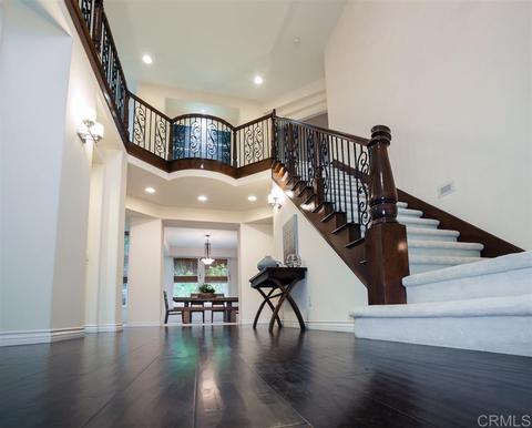 6450 Topmast, Carlsbad, CA 92011 photo 2