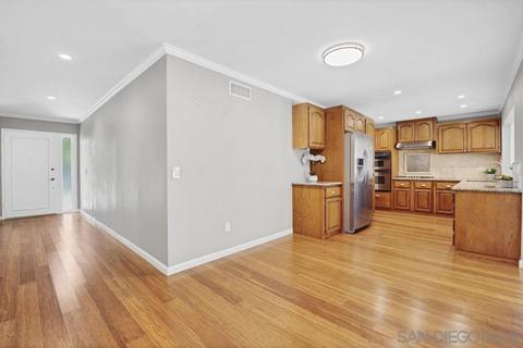 7467 Seneca Pl, La Mesa, CA 91942 photo 9