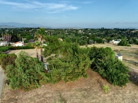 1369 Bird Haven Ln, Fallbrook, CA 92028 photo 3