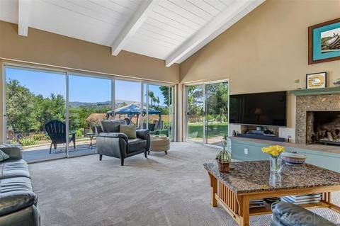 154 Sierra St, Escondido, CA 92025 photo 3