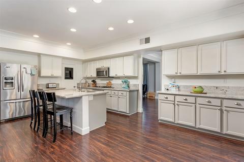 1039 Greenway Rd, Oceanside, CA 92057 photo 3