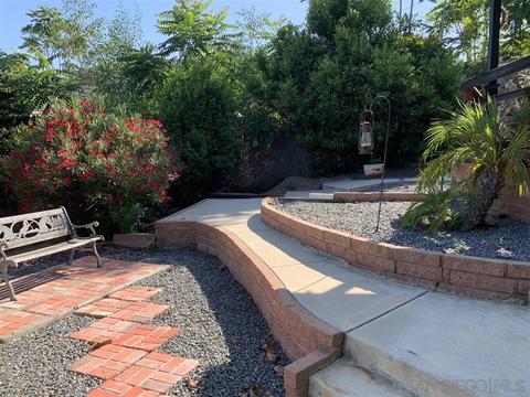 8586 Almond Cir, Lakeside, CA 92040 photo 2