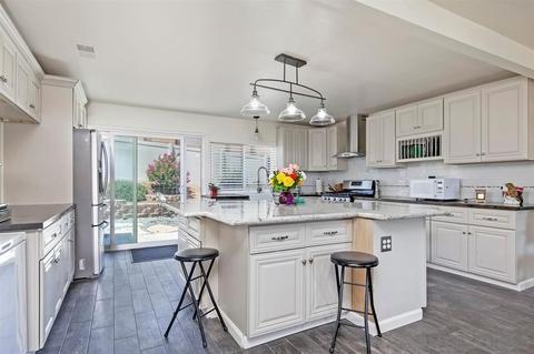 10057 Anja Pl, Lakeside, CA 92040 photo 4
