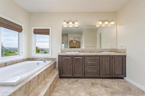 1122 Village Dr, Oceanside, CA 92057 photo 15