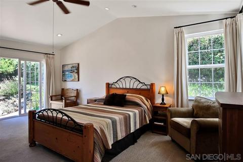 940 Barsby St, Vista, CA 92084 photo 17