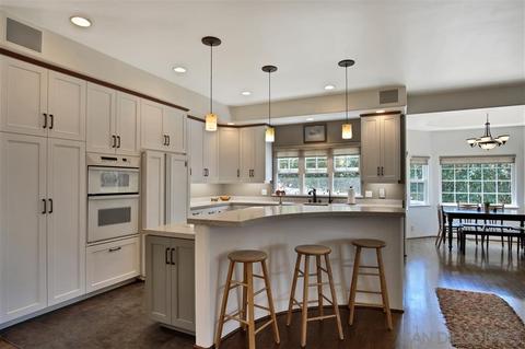 940 Barsby St, Vista, CA 92084 photo 8