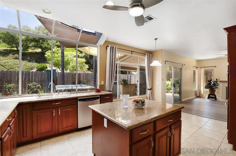 1040 Gallery Dr, Oceanside, CA 92057 photo 11
