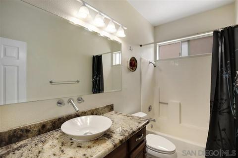 1040 Gallery Dr, Oceanside, CA 92057 photo 12
