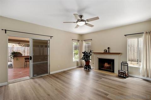 1040 Gallery Dr, Oceanside, CA 92057 photo 4