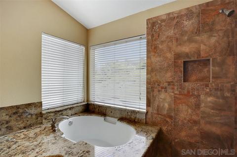 1040 Gallery Dr, Oceanside, CA 92057 photo 17
