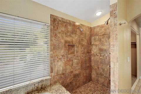 1040 Gallery Dr, Oceanside, CA 92057 photo 18