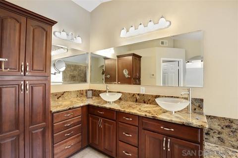 1040 Gallery Dr, Oceanside, CA 92057 photo 16