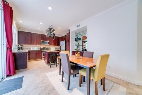 7739 Corte Promenade, Carlsbad, CA 92009 photo 5