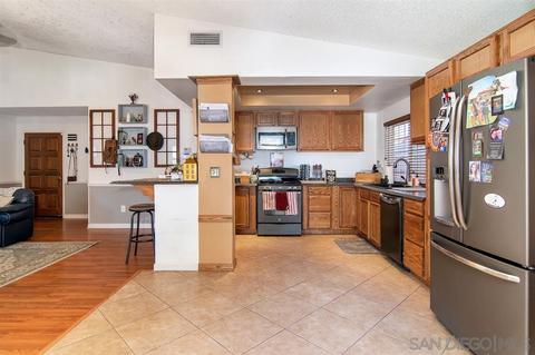 10156 E Glendon Cir, Santee, CA 92071 photo 9