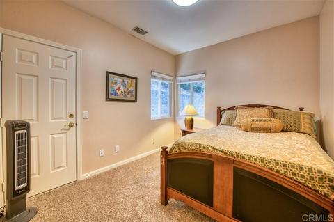 1062 Chestnut Dr, Escondido, CA 92025 photo 12