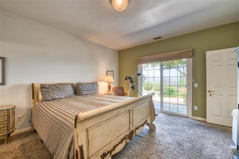 1062 Chestnut Dr, Escondido, CA 92025 photo 16