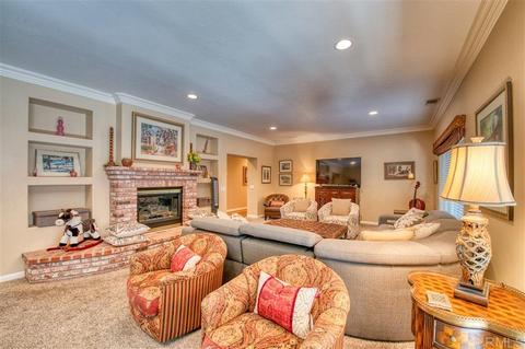 1062 Chestnut Dr, Escondido, CA 92025 photo 6