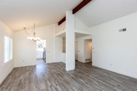 4652 Cordoba Way, Oceanside, CA 92056 photo 2