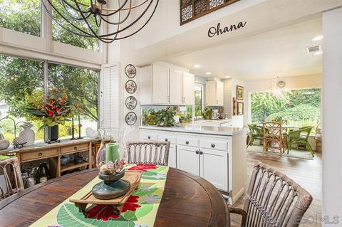 2279 Caminito Cabala, La Jolla, CA 92037 photo 5