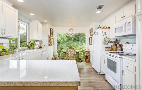 2279 Caminito Cabala, La Jolla, CA 92037 photo 6