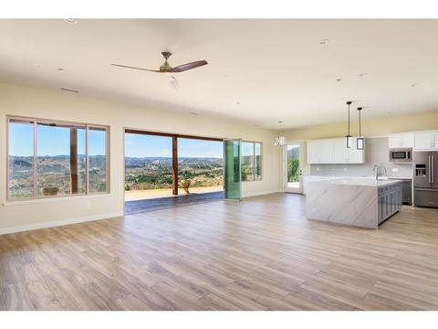 1402 Riverview Dr, Fallbrook, CA 92028 photo 1