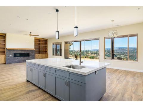 1402 Riverview Dr, Fallbrook, CA 92028 photo 2