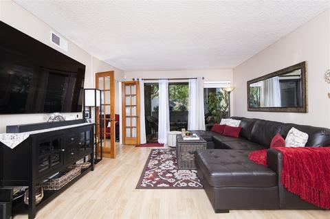 1087 Shadowridge Dr #111, Vista, CA 92081 photo 5
