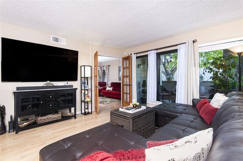 1087 Shadowridge Dr #111, Vista, CA 92081 photo 8