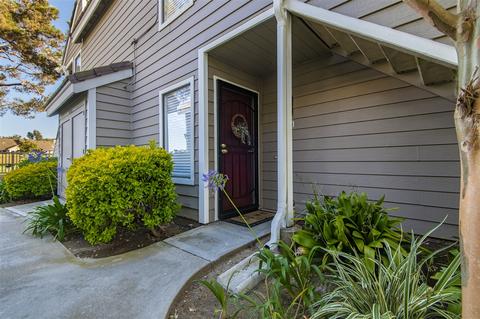 1087 Shadowridge Dr #111, Vista, CA 92081 photo 2