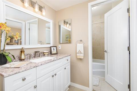 1087 Shadowridge Dr #111, Vista, CA 92081 photo 15