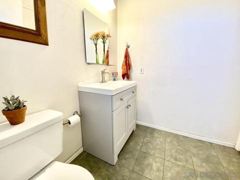 2381 N Iris Ln, Escondido, CA 92026 photo 11