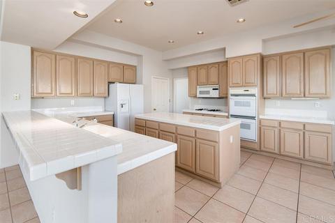 369 Justina Dr, Oceanside, CA 92057 photo 8