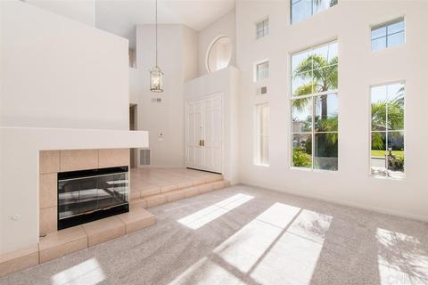 369 Justina Dr, Oceanside, CA 92057 photo 4