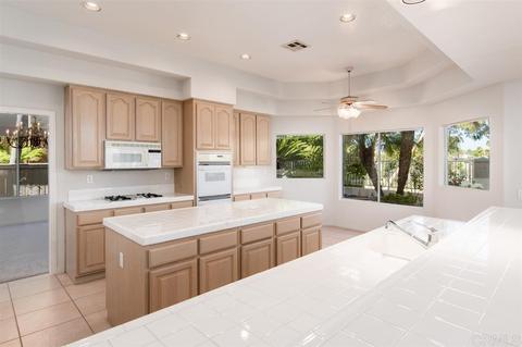369 Justina Dr, Oceanside, CA 92057 photo 9