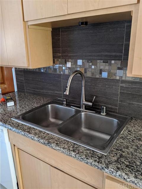 916 Crescent Dr, Vista, CA 92084 photo 4