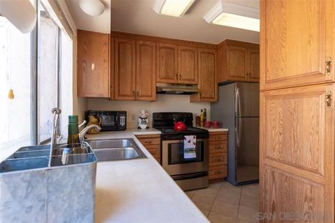 9451 Carlton Oaks Dr #C, Santee, CA 92071 photo 8