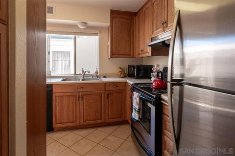 9451 Carlton Oaks Dr #C, Santee, CA 92071 photo 9